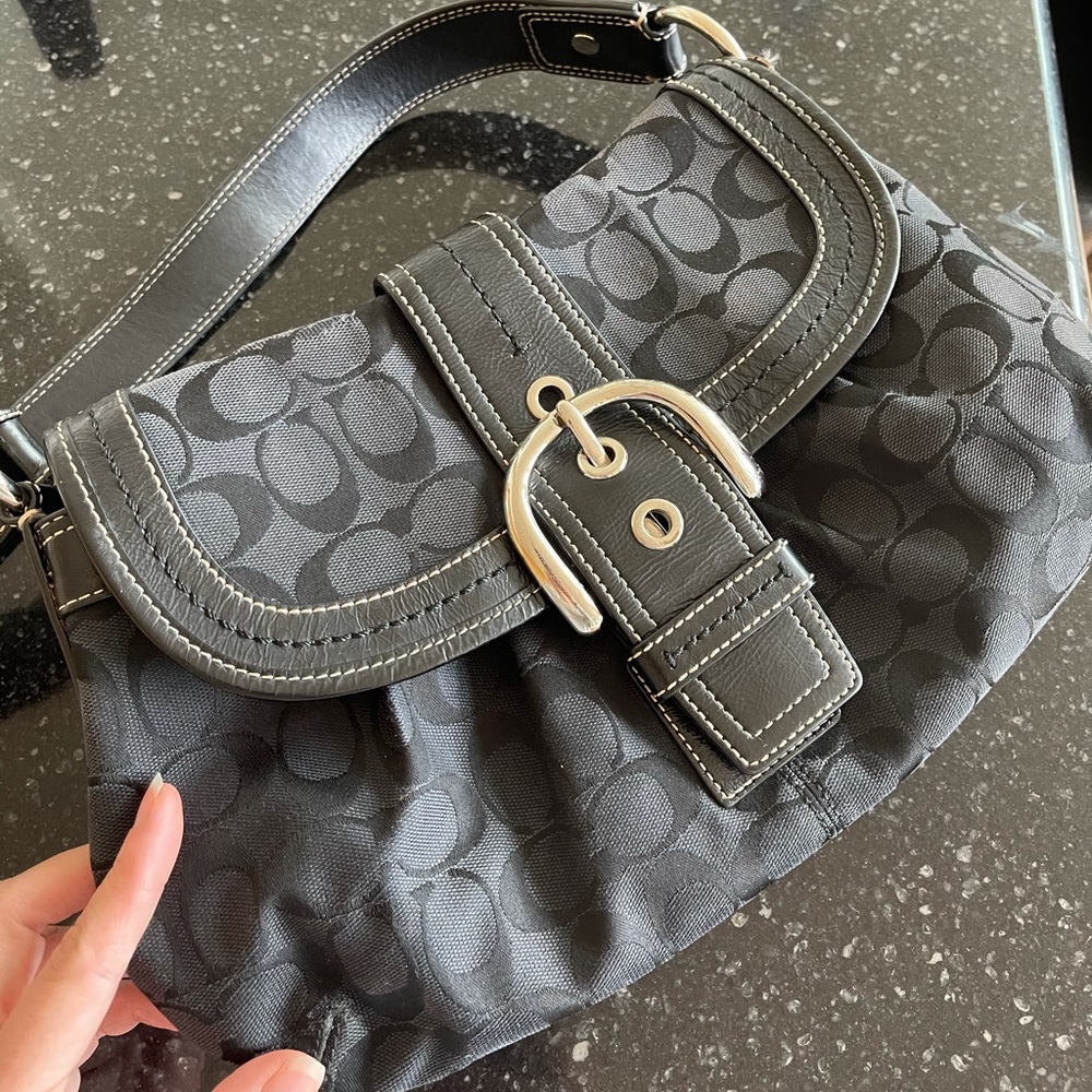 Coach authentic
